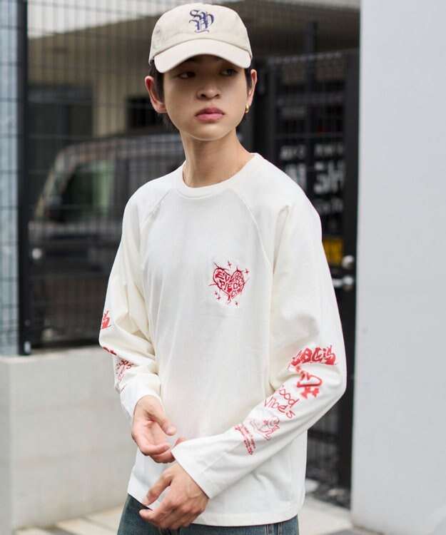 WEGO 【ユニセックス着用ITEM/MLサイズ展開】スリーブロゴグラフィックラグランT（LS） ホワイト