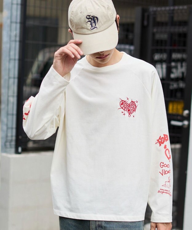 WEGO 【ユニセックス着用ITEM/MLサイズ展開】スリーブロゴグラフィックラグランT（LS） ホワイト