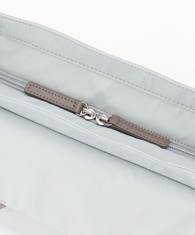 Y'SACCS ダブルタブ　トラベルショルダーバッグ ライトグレー