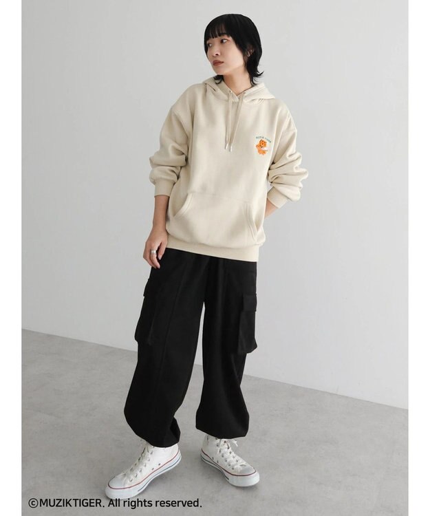 Green Parks ムジークタイガー／裏起毛刺しゅうフーディー Beige