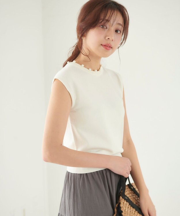 Feroux 【接触冷感】パール付きノースリーブ ニット ホワイト系