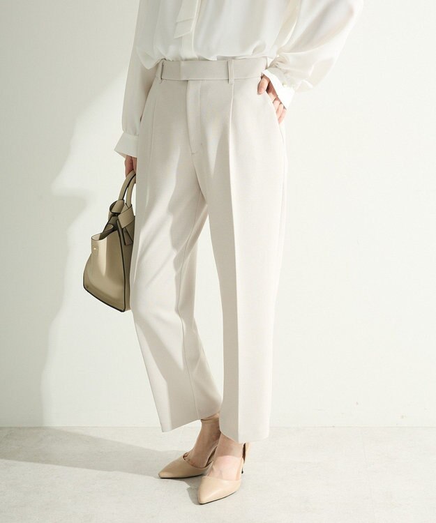 Green Parks Ｏ．きれいシルエットテーパードパンツ Ecru