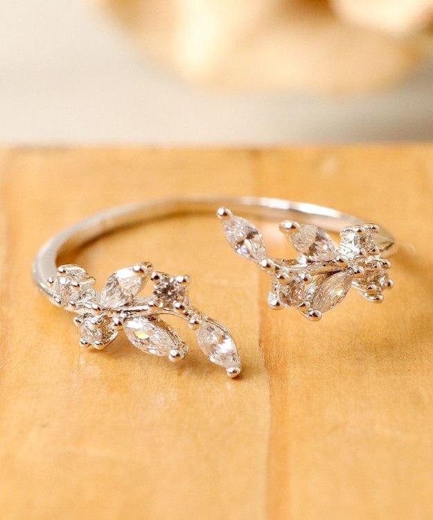 Tiaclasse ボタニカルモチーフストーンリング シルバーC