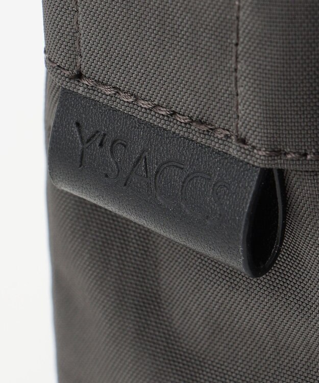 Y'SACCS 【ムック本掲載】クリンクルナイロン　ダブルポケットショルダー ダークグレー