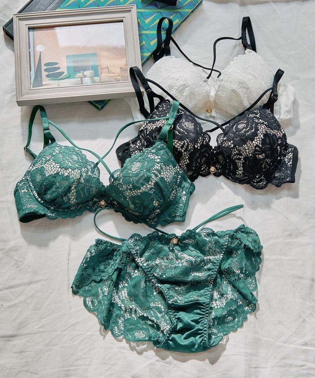 San-ai Resort（三愛水着楽園） 【WEB限定】【プチプラブラセット】純欲レーシーBIGクロスブラジャー＆ショーツセット 【northerly】 グリーン