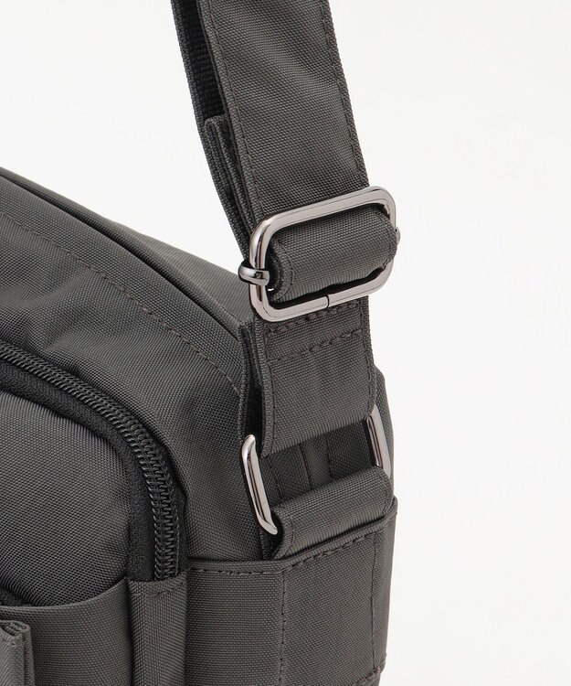 Y'SACCS 【ムック本掲載】クリンクルナイロン　ダブルポケットショルダー ダークグレー