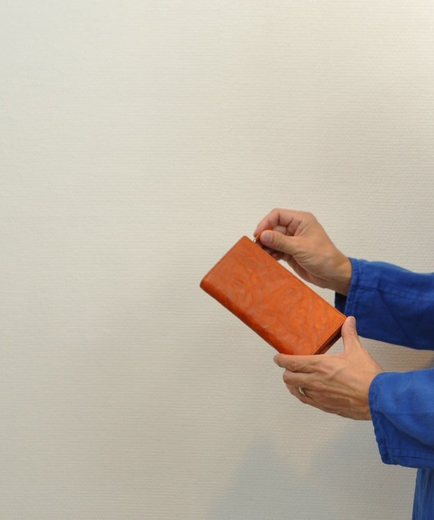 UNBILLION Otias オイルカウレザー二つ折りロングウォレット オレンジ