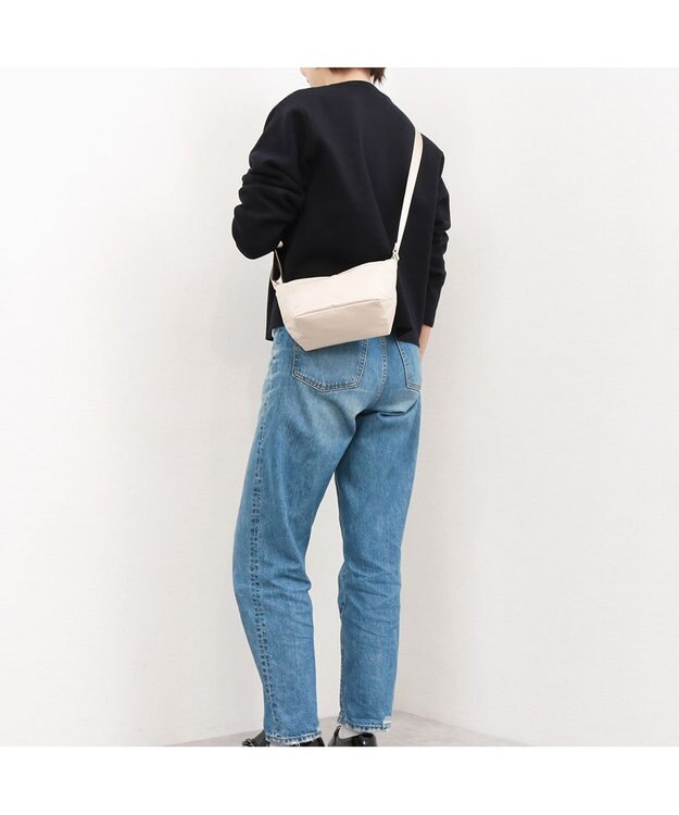 UNBILLION カシュカシュ cachecache / ソフトエナメル舟型ショルダー アイボリー