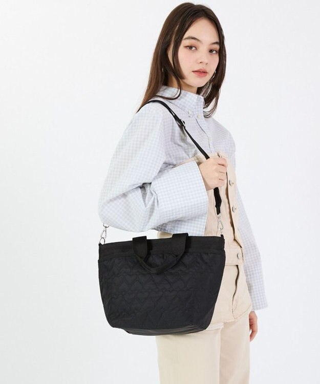 ★超美品★LeSportsac ブラック ボストンバッグ★ハート柄★ LeSportsac（レスポートサック） ショルダーバッグ ハート柄 総柄 黒