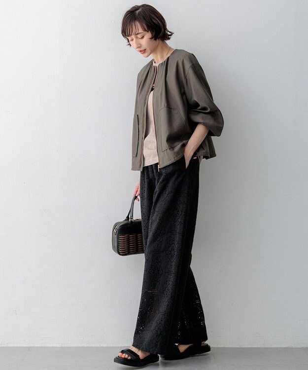 23区 【見上愛さん着用】ラッセルオーナメントレース ワイド パンツ ブラック系