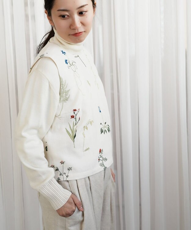 muuc ボタニカル刺繍ベスト オフホワイト