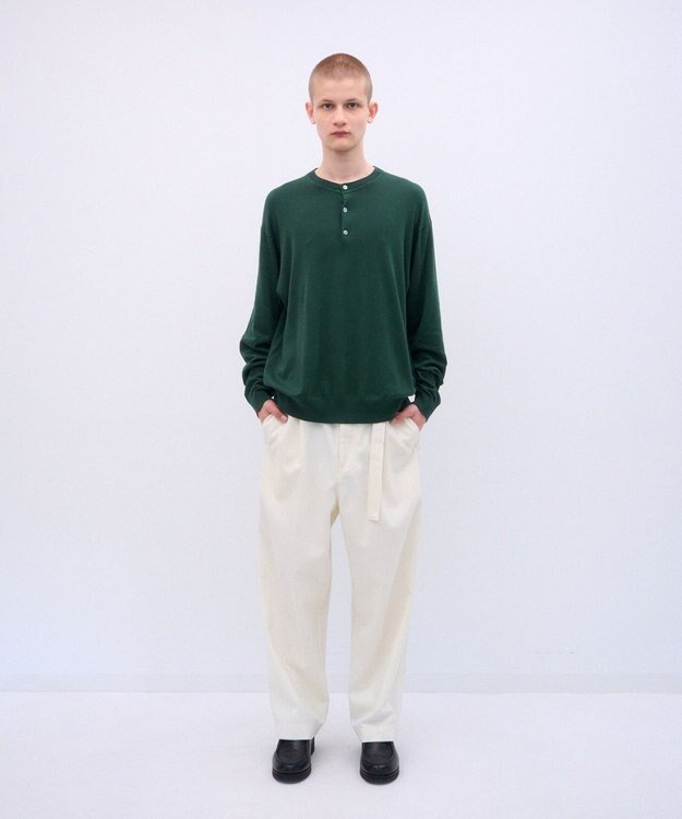 ATON SMOOTH SUVIN | ヘンリーネックセーター - UNISEX GREEN