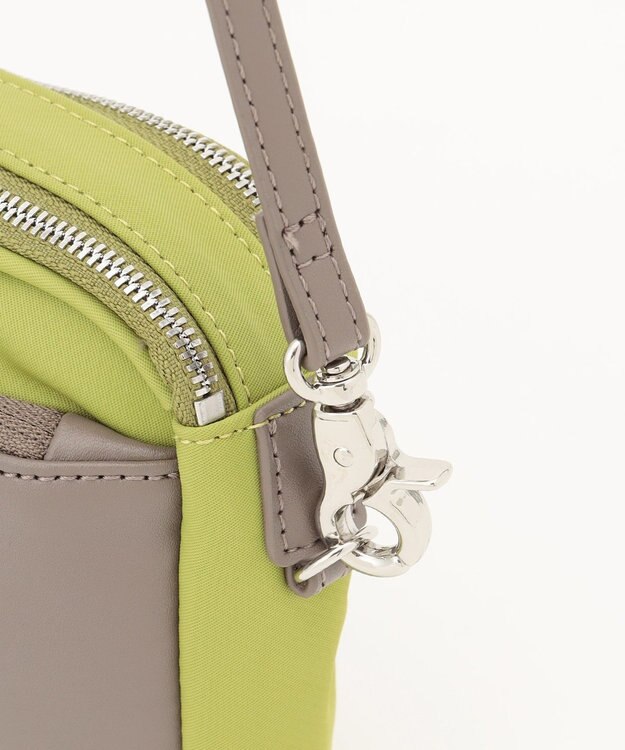 Y'SACCS ナイロン×リサイクルレザー　コンビマルチポシェット ライトグリーン