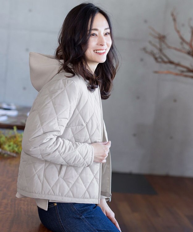 Tiaclasse L コンパクトなシルエットのキルティングショートコート アイボリー