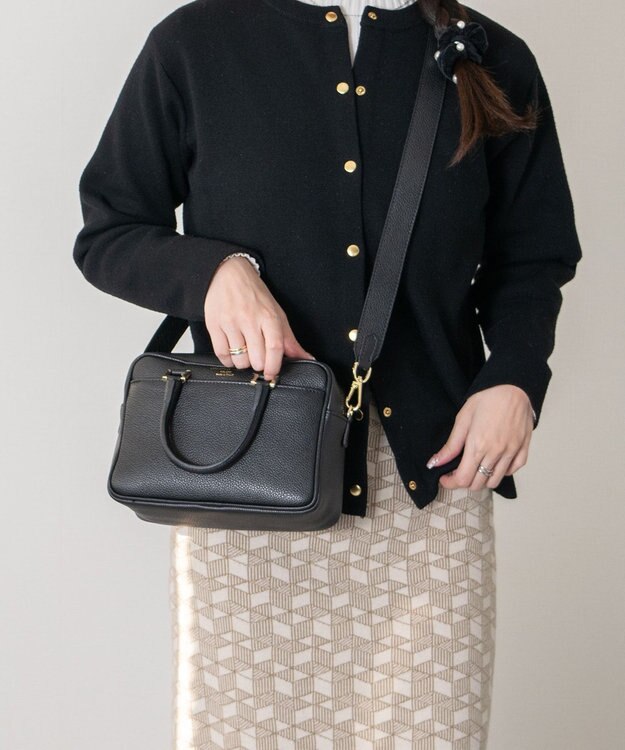 INTER-CHAUSSURES 【CHRISTIAN VILLA】ボックスシルエットレザーハンドバッグ ブラック