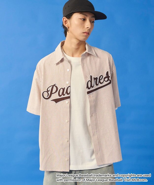 WEGO 【ユニセックス着用ITEM】別注MLBストライプグラフィックシャツ（SS） ブラウンストライプ