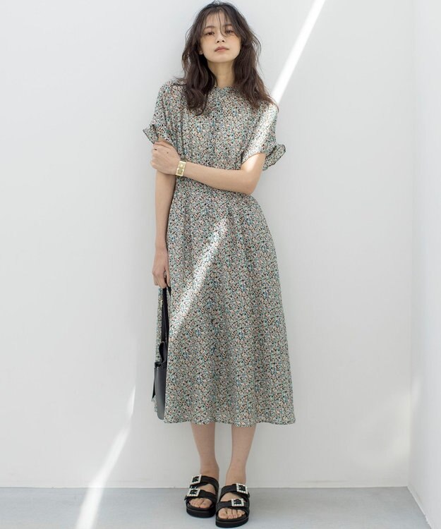 組曲 バックルプラットフォームサンダル ブラック系