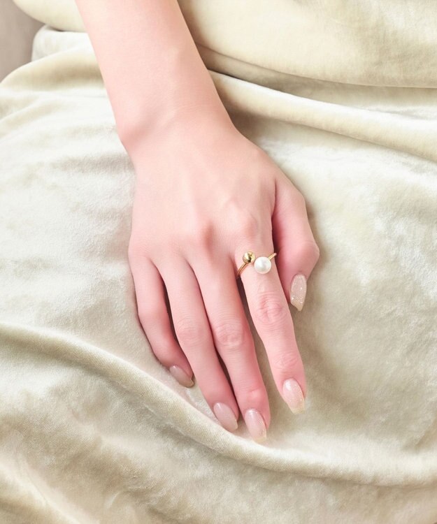 Phoebe 〈シリーズ累計販売10000点突破！〉メタル×パールフォークリング ホワイト