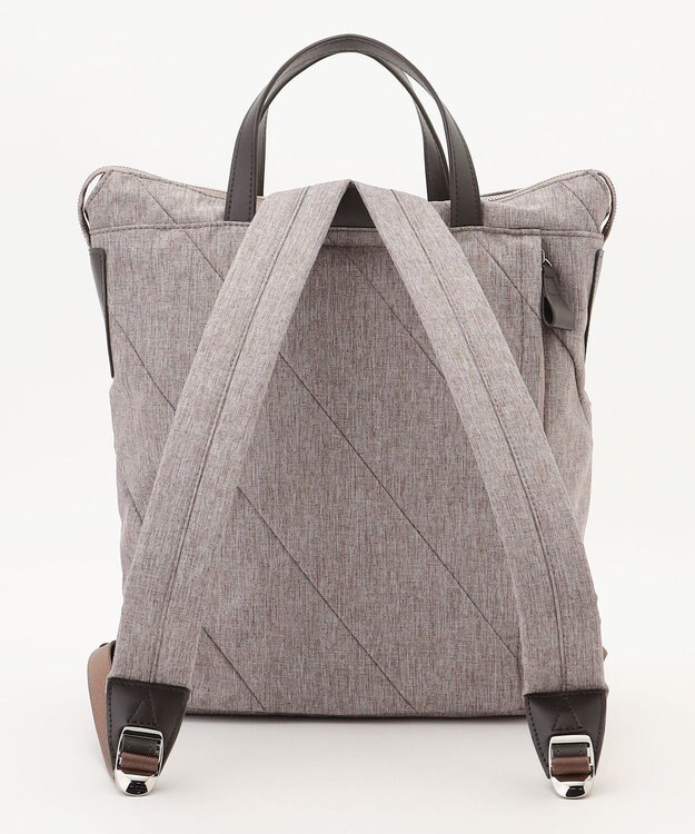 Y'SACCS ストリームラインデイパック ベージュ