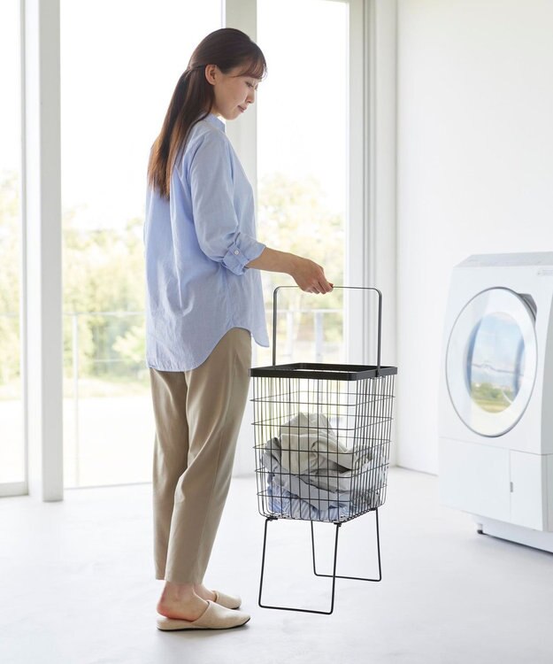 tower 折り畳み脚付きランドリーバスケット タワー ブラック ブラック