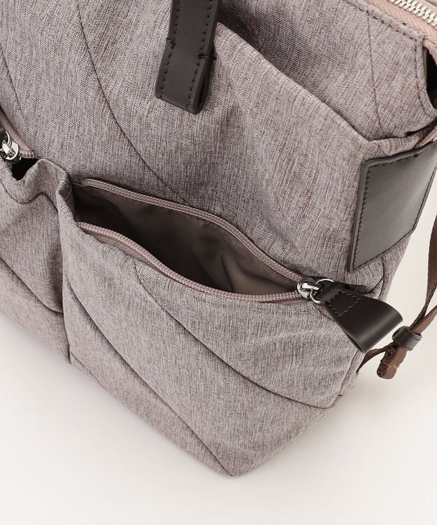 Y'SACCS ストリームラインデイパック ベージュ