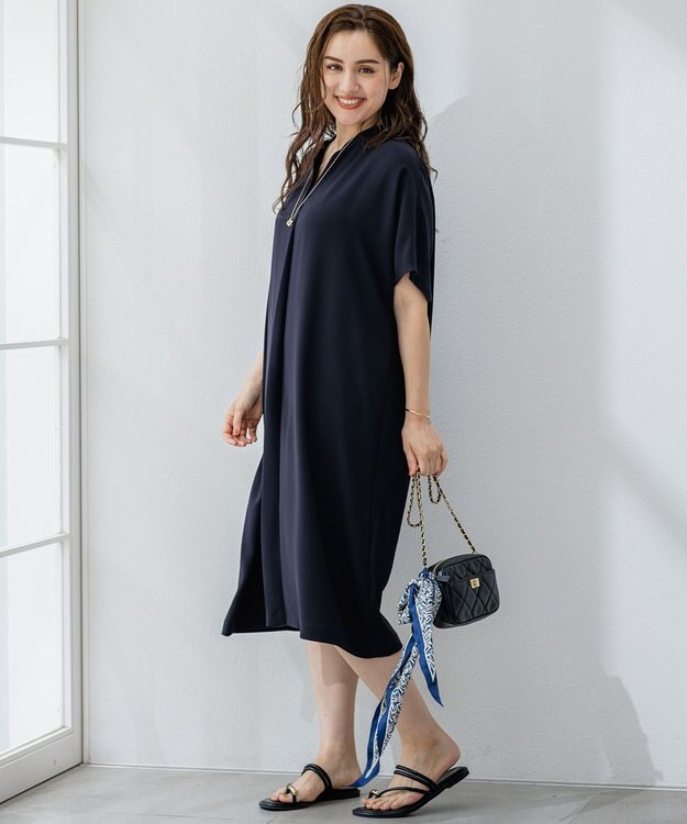 23区 L 【Lサイズ限定/吸水速乾/UVカット/接触冷感/】ストレッチジョーゼット 半袖ワンピース ネイビー系