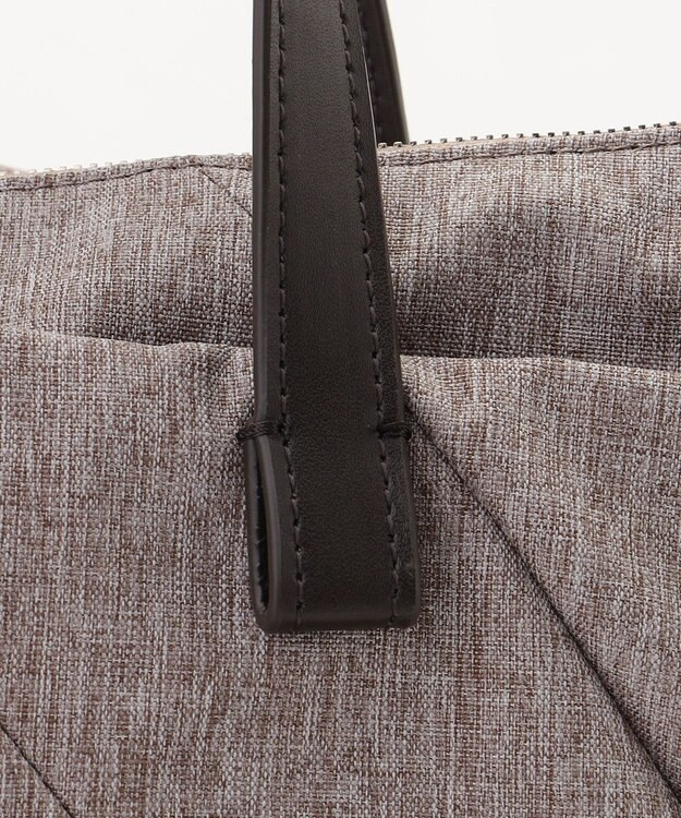 Y'SACCS ストリームラインデイパック ベージュ