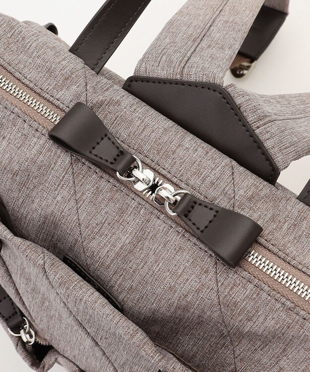 Y'SACCS ストリームラインデイパック ベージュ