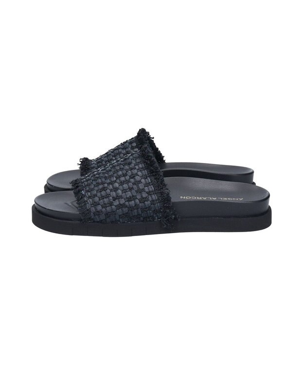 INTER-CHAUSSURES 【ANGEL ALARCON】フットベッドラフィアスライドサンダル ブラック雑材