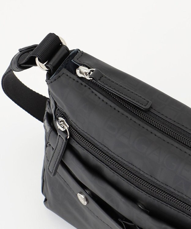 LA BAGAGERIE モノグラム　スクエアナイロンショルダー　SSサイズ ブラック