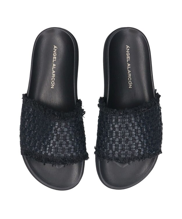 INTER-CHAUSSURES 【ANGEL ALARCON】フットベッドラフィアスライドサンダル ブラック雑材