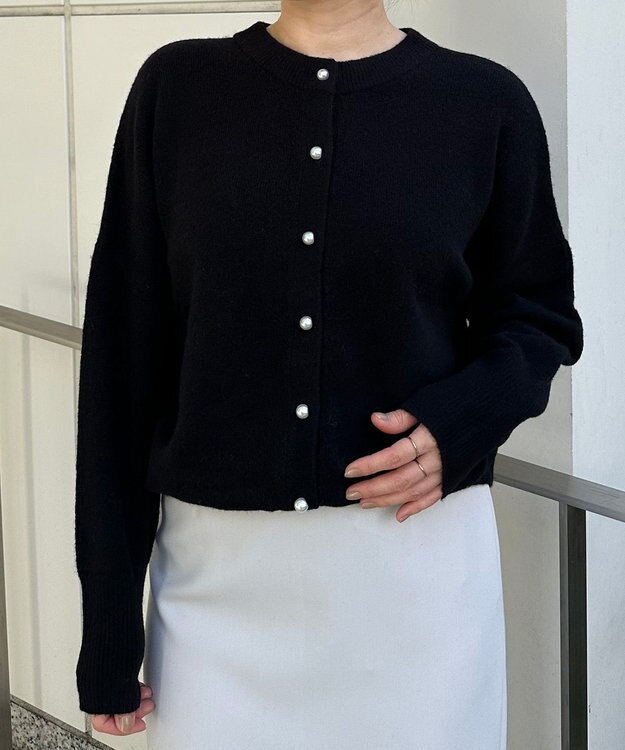 UNFILO 【新色追加/洗える】ふわふわニット パールボタンカーディガン [NEW]ブラック