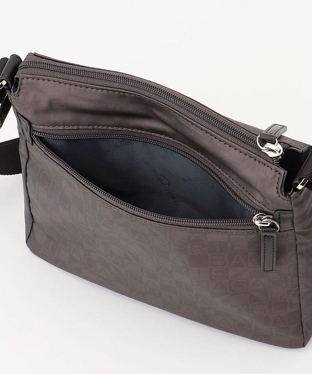 LA BAGAGERIE モノグラム　スクエアナイロンショルダー　SSサイズ ガンメタリック