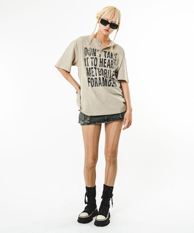 WEGO 【ユニセックス着用ITEM】ビッグロゴスラブヘンリーネックT（SS） ベージュ