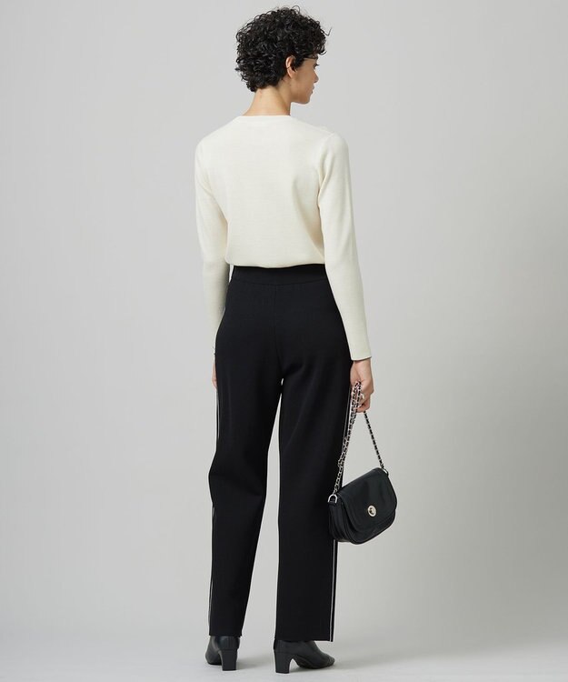 ICB 【洗える】 エクストラファインメリノ クルーネックプルオーバー オフホワイト系