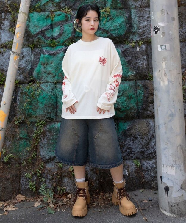 WEGO 【ユニセックス着用ITEM/MLサイズ展開】スリーブロゴグラフィックラグランT（LS） ホワイト