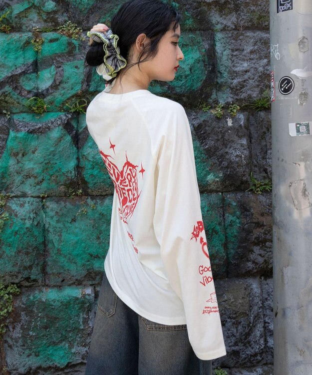 WEGO 【ユニセックス着用ITEM/MLサイズ展開】スリーブロゴグラフィックラグランT（LS） ホワイト