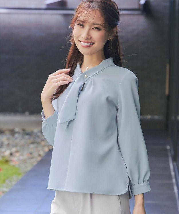 Tiaclasse L 取り外しパール付きボウタイブラウス サックス