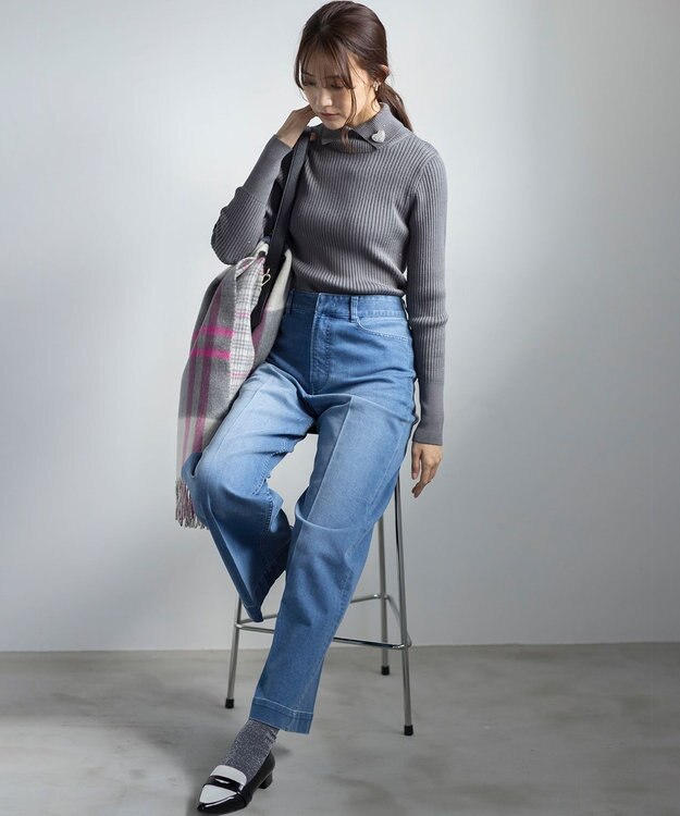 組曲 【前後着用・手洗い可】ELENAスパンコール襟デザイン ニット チャコールグレー系