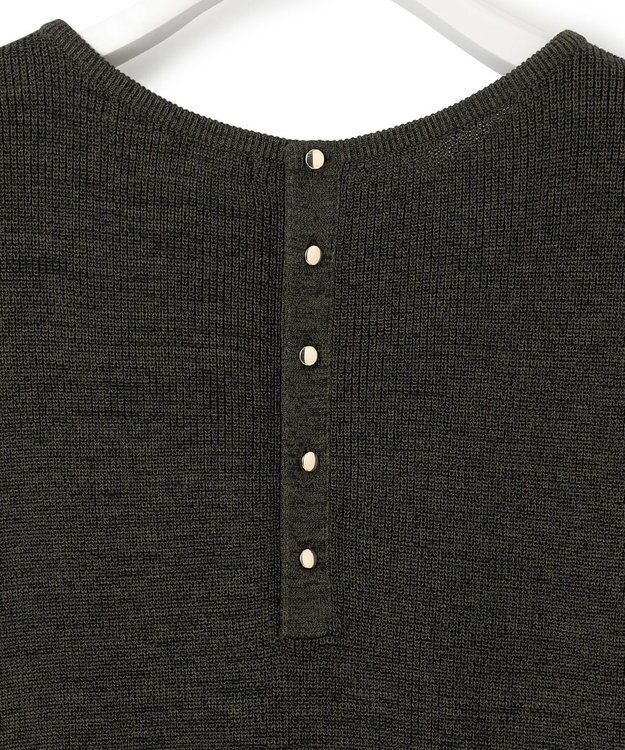 23区 【STORY7月号掲載/洗える】コットンアセテート バックボタン ニット カーキ系