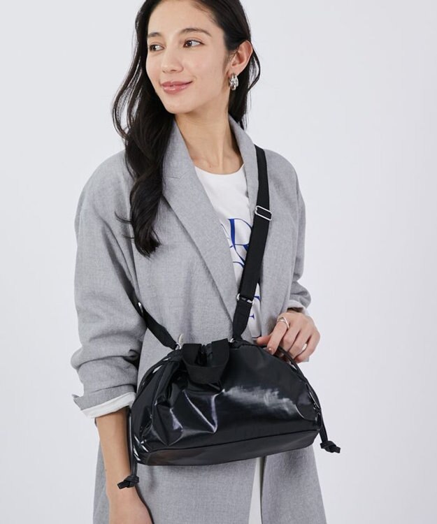 LeSportsac E/W CITY DRAWSTRING BAG??? /アップタウンブラックシャイン/ブラック