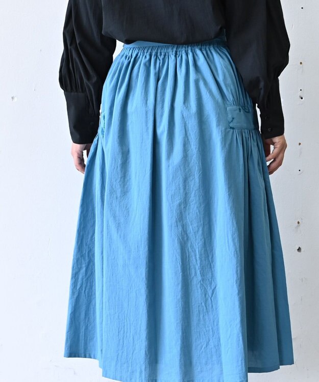 muuc 〈コットン100%〉〈綿ローン生地〉〈ふんわり柔らかな肌触り〉梅小花刺繍 ギャザースカート ブルー