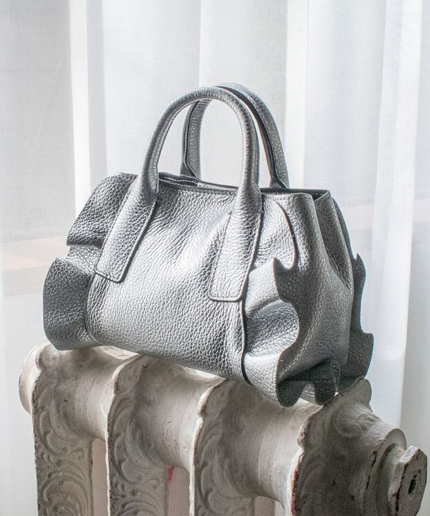 INTER-CHAUSSURES 【RIPANI】メタリックレザーフリルデザインミニバッグ シルバー