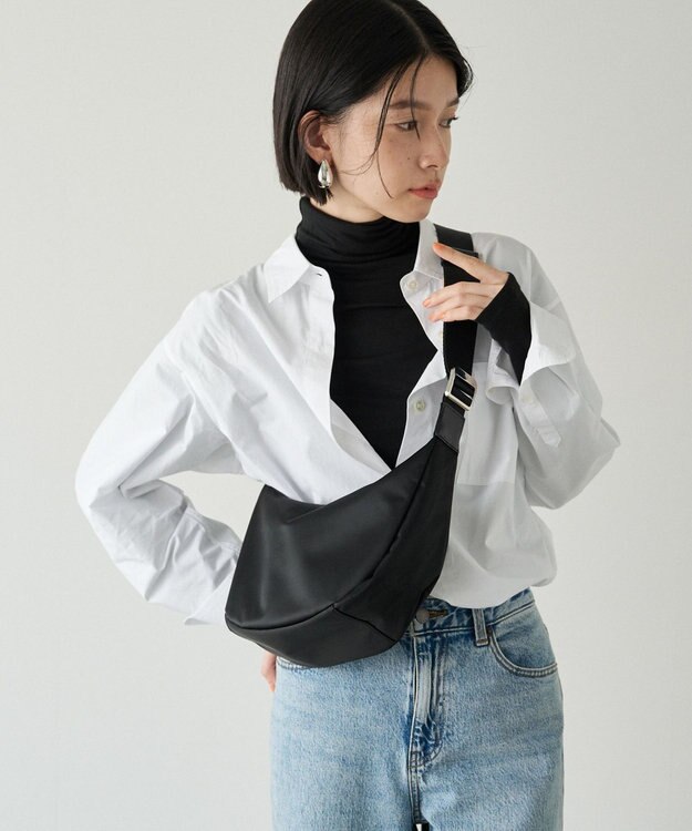 russet ナイロンラウンドショルダーバッグ (CE-1327-WEB) Black2