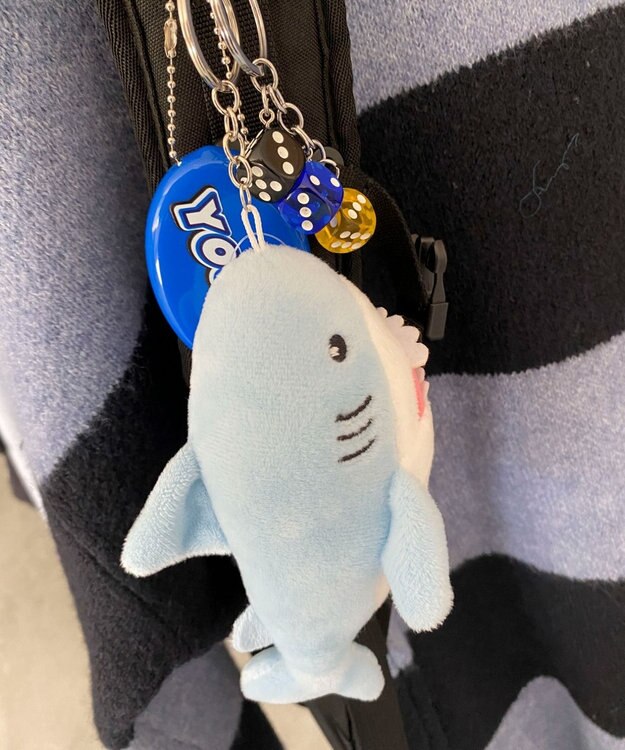 WEGO さめぬいぐるみキーホルダー サックス