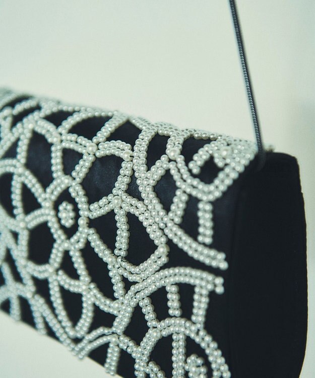 GRACE CONTINENTAL パールフラワークラッチバッグ ブラック