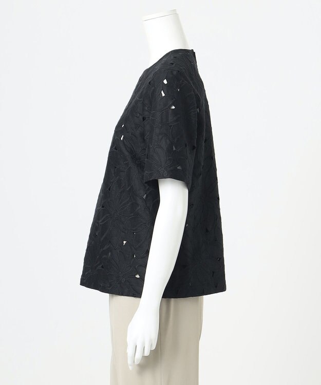 23区 【R(アール)】リネンエンブロイダリー ブラウス ブラック系