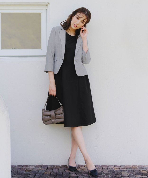 Tiaclasse 【UVカット・吸水速乾】 “きれい見え” カットソータックフレアワンピース ブラック