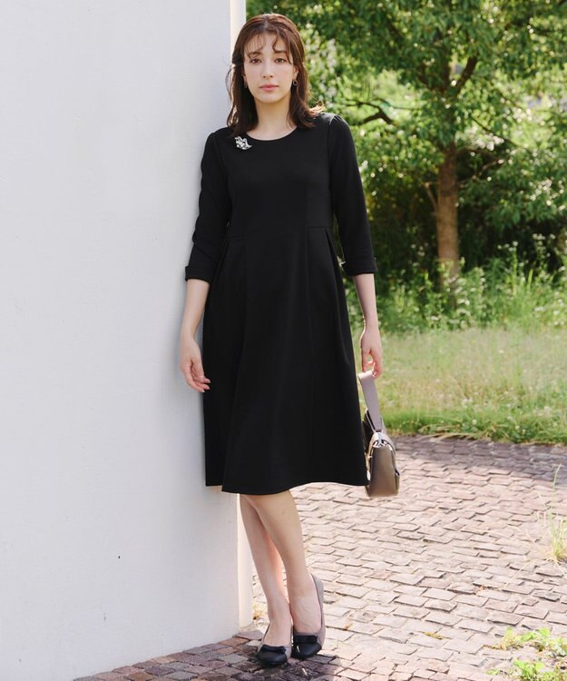 Tiaclasse 【UVカット・吸水速乾】 “きれい見え” カットソータックフレアワンピース ブラック