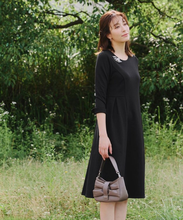 Tiaclasse 【UVカット・吸水速乾】 “きれい見え” カットソータックフレアワンピース ブラック